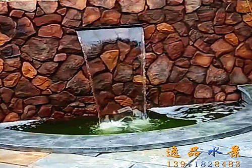 水景墻不銹鋼出水口水流會(huì)濺出來(lái)嗎？北京水景墻廠家
